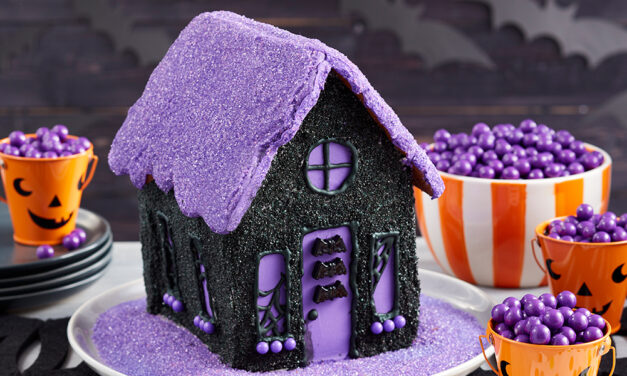 6 Cute & Creepy Halloween Gingerbread Houses