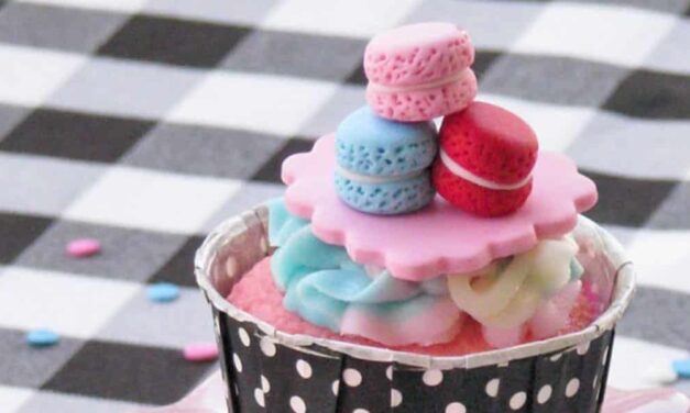 Ooh La La! How to Make Parisian Patisserie Cupcake Toppers