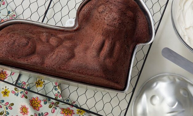 Traditional Easter Lamb Cakes
