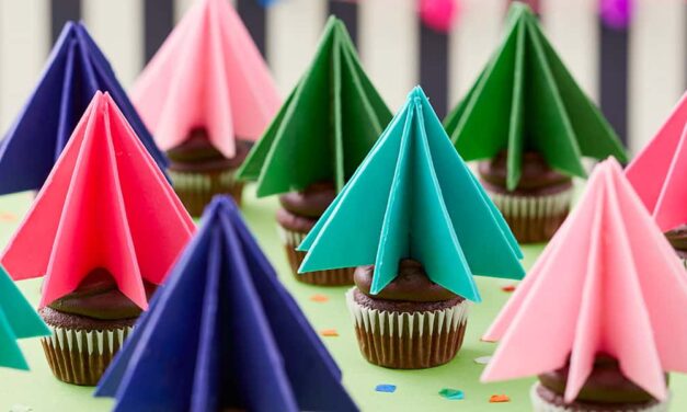 32 Easy Christmas Cupcakes to Bring Cheer this Year