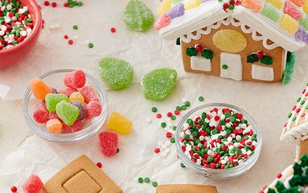 How to Assemble and Decorate a Gingerbread House