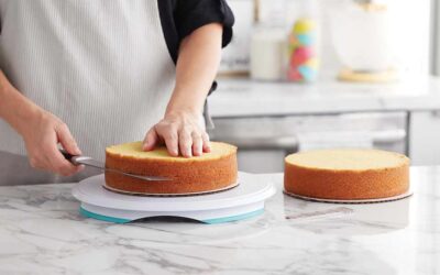 How to Assemble and Ice a Cake