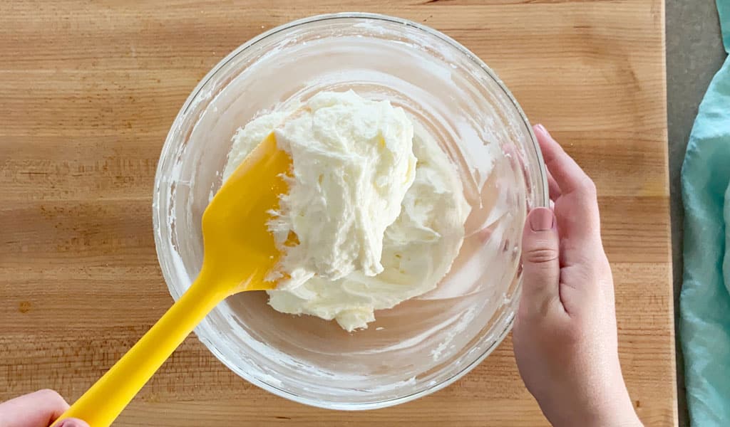 Lemon Cake Step 12- Finished icing finishing lemon icing