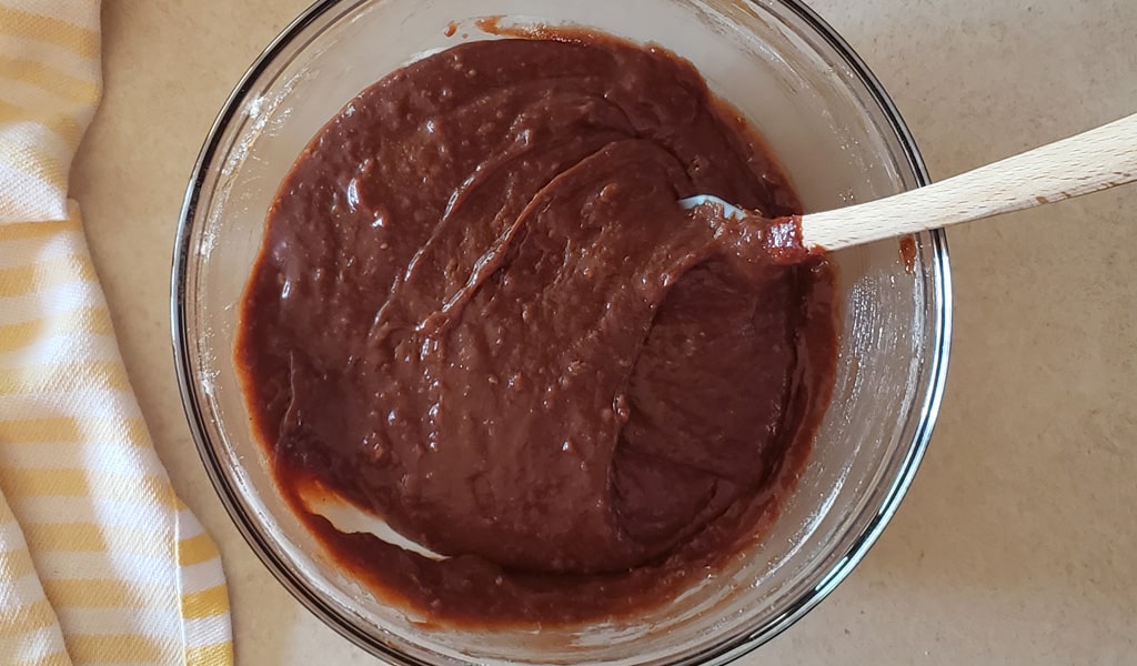 One-bowl brownie Step 5- Add flour until just mixed brownie batter in a bowl