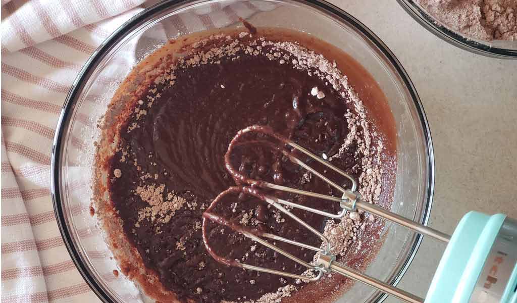 vegan-chocolate-cake-step-10