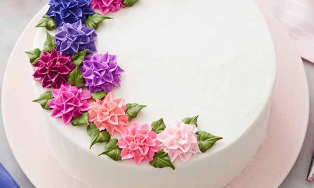How to Pipe A Buttercream Aster Flower