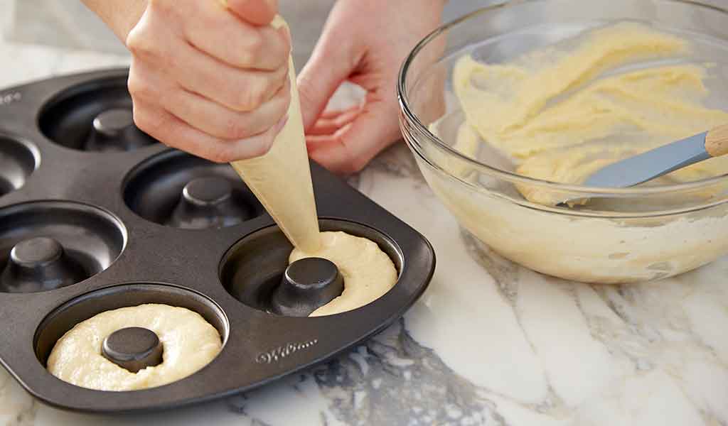 filling-donut-pan