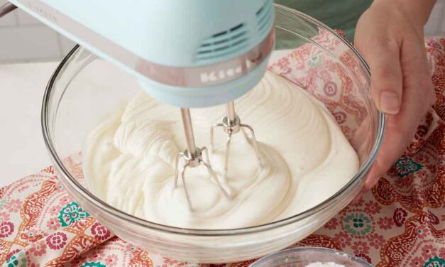 Sweet & Tangy Cream Cheese Frosting Recipe