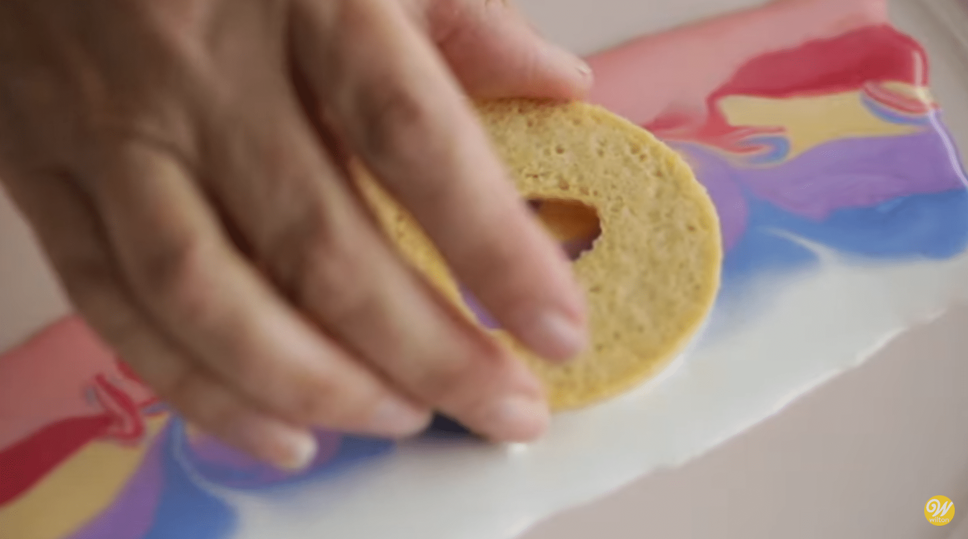 dipping-royal-icing-valentine-cookies