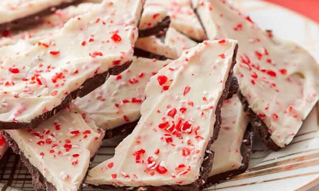 Easy Homemade Peppermint Bark