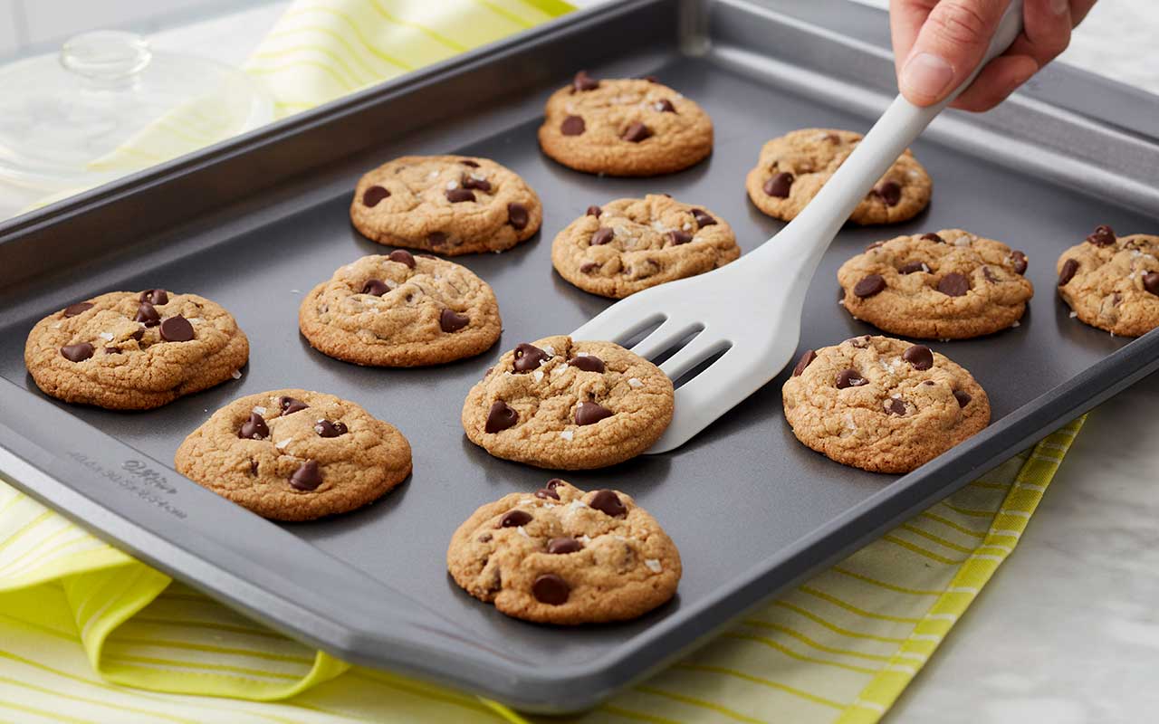 chocolate-chip-cookies