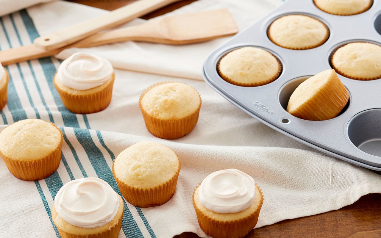 vanilla-cupcakes-pan