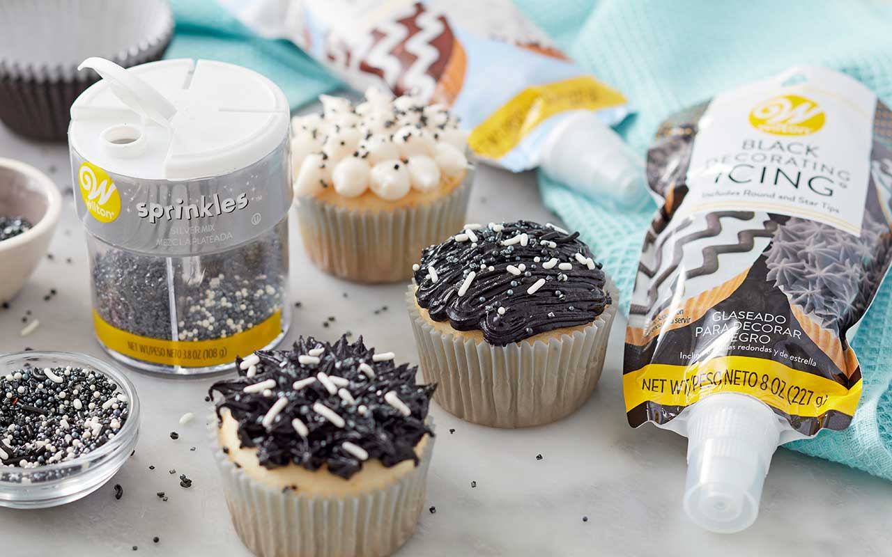 black-icing-pouch