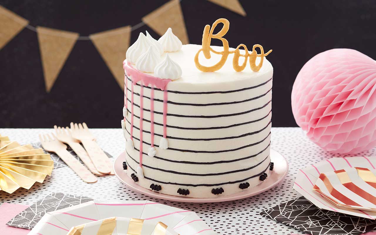 boo-halloween-drip-cake