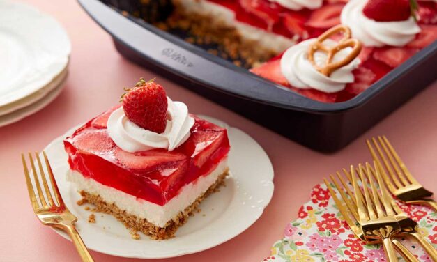 How to Make Strawberry Pretzel Dessert