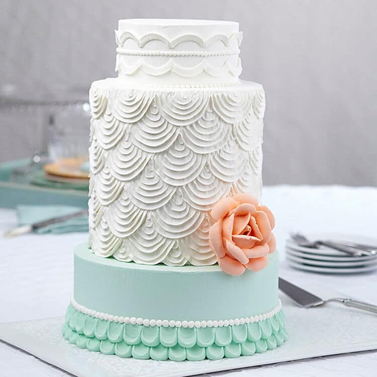Giant-Rose-Cake-With-Scallops