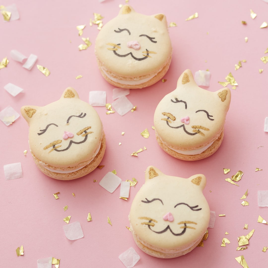 cat-macarons Crab Macarons