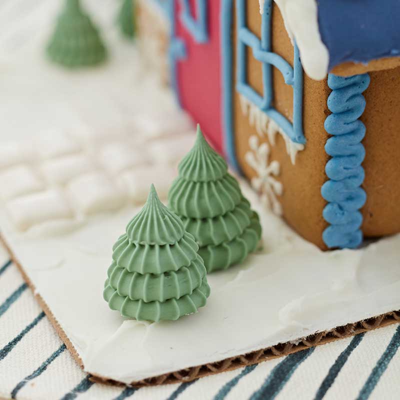 gingerbread-house-tree