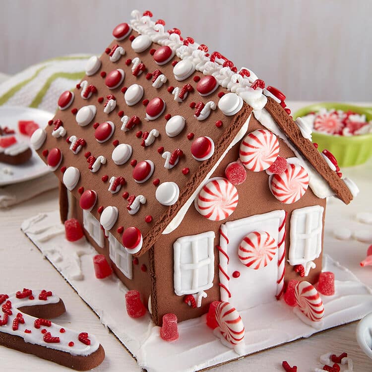 designer-chocolate-cookie-gingerbread-house