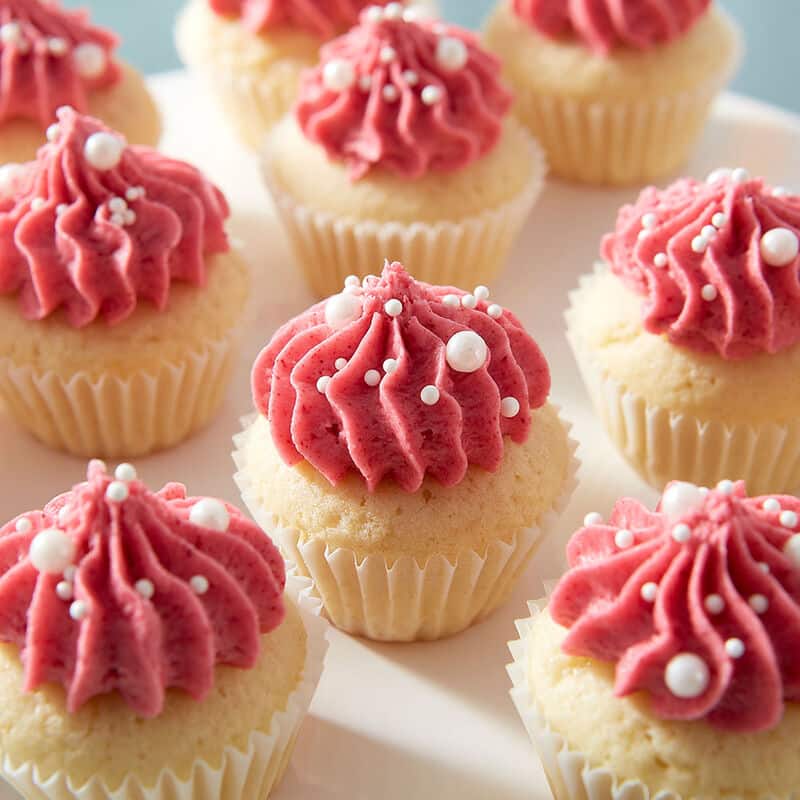 mini raspbery cupcakes mini raspberry cupcakes